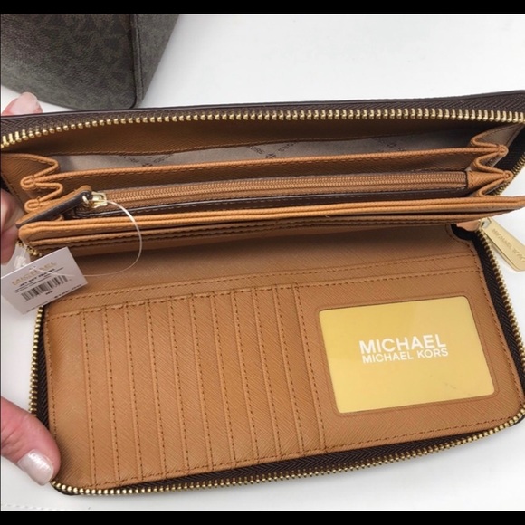 Nwt Michael  Kors Bundle Jet Set chain + wallet - Picture 6 of 6